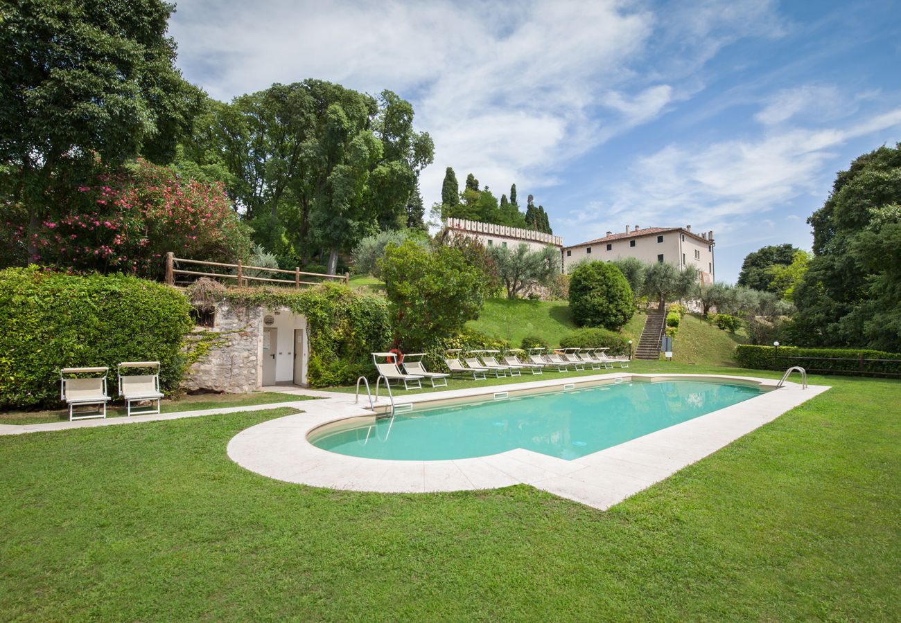 Ferienwohnung in Lazise - Apartment CastellONE with Pool Ferienwohnung in Lazise - Apartment CastellONE with Pool