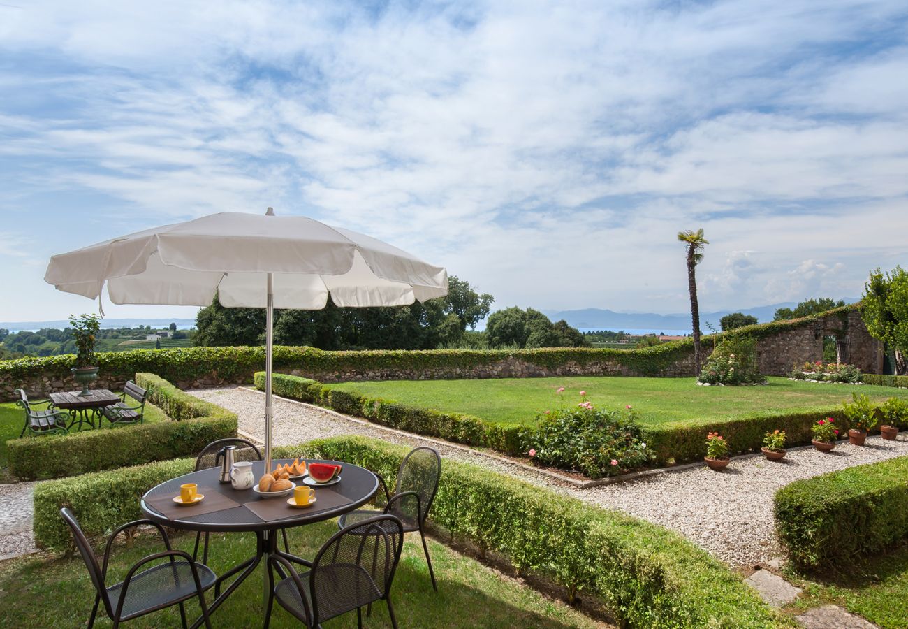 Ferienwohnung in Lazise - Apartment CastellONE with Pool Ferienwohnung in Lazise - Apartment CastellONE with Pool