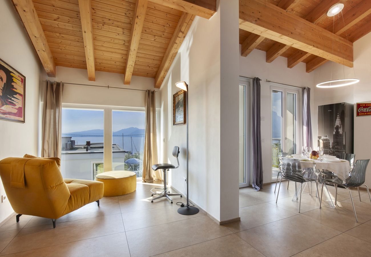 Ferienwohnung in Torri del Benaco - North House With Pool And Lake View