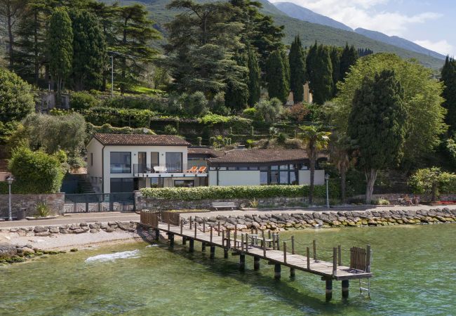 Villa in Malcesine - Villa Locchi with private Pier