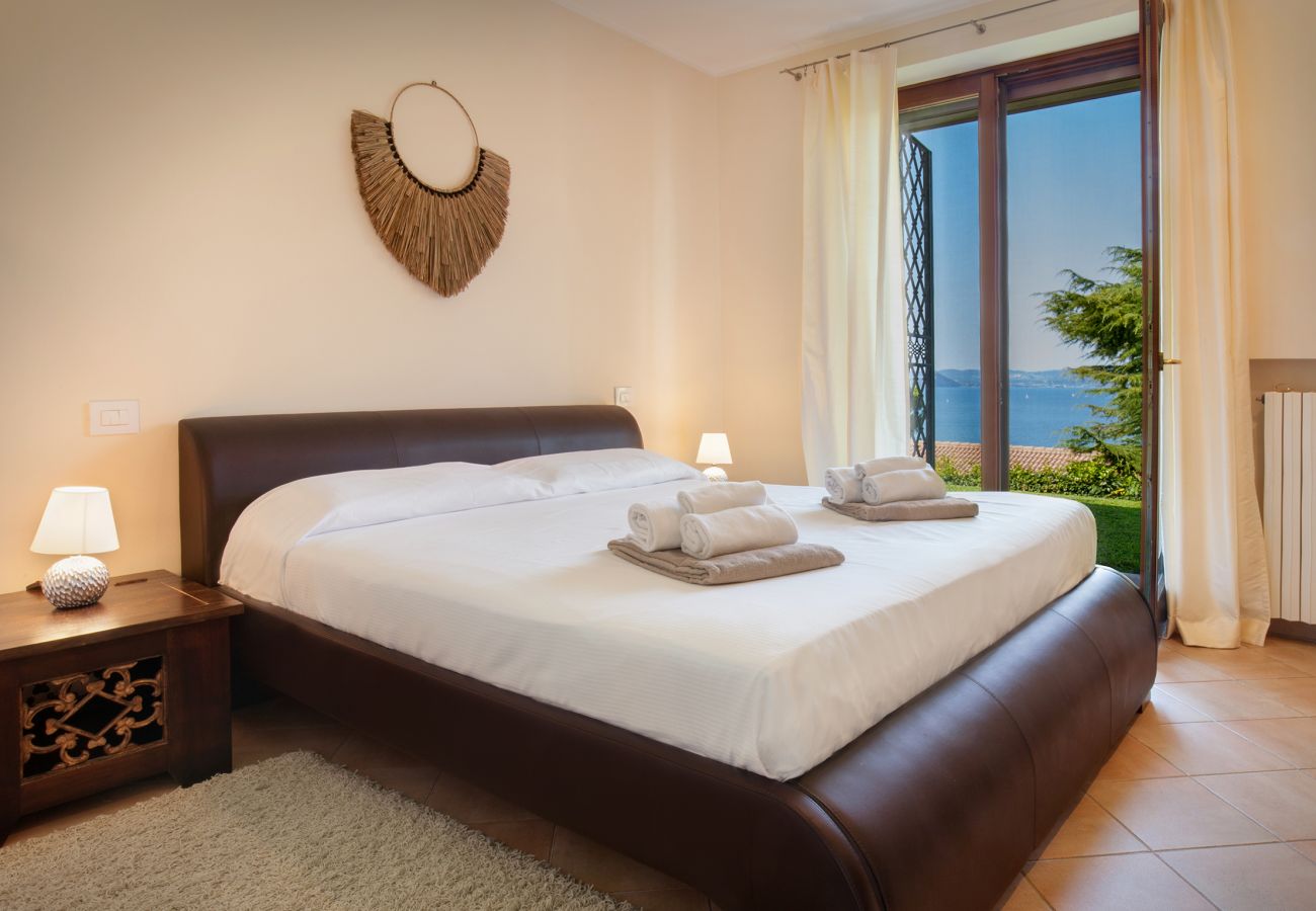 Villa a Torri del Benaco - Villa Sybille With Pool And Lake View