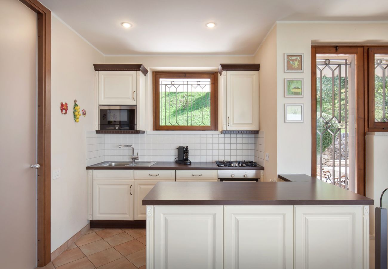 Villa a Torri del Benaco - Villa Sybille With Pool And Lake View