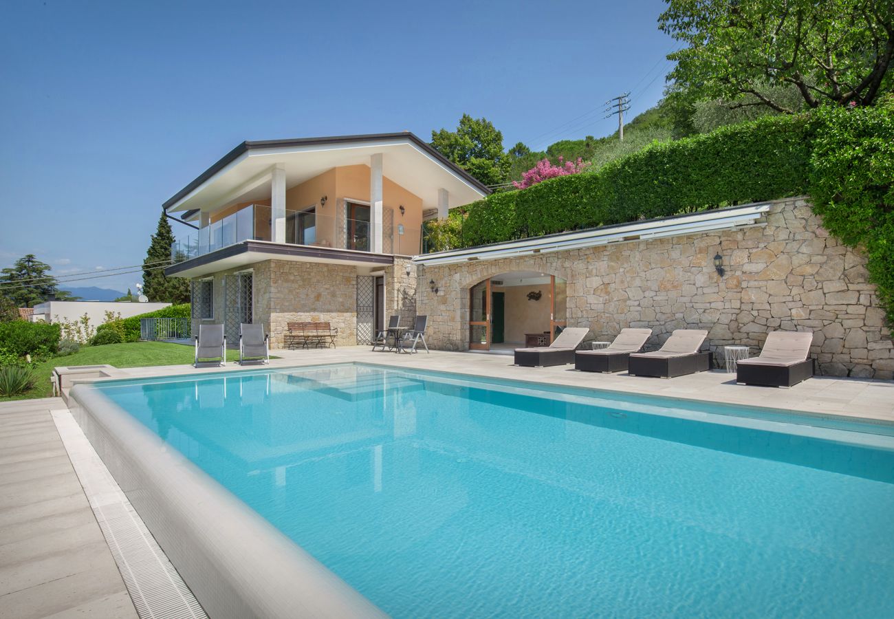 Villa a Torri del Benaco - Villa Sybille With Pool And Lake View