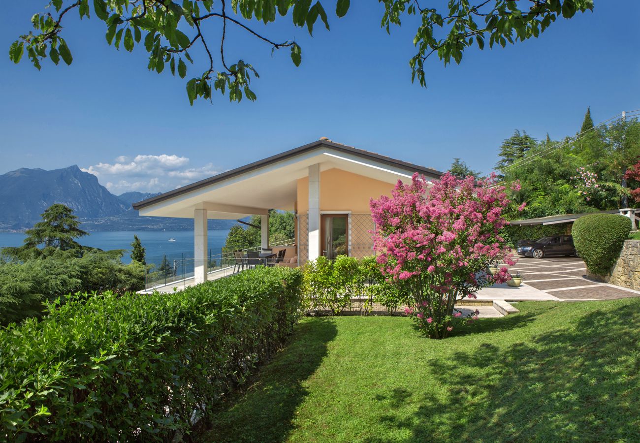 Villa a Torri del Benaco - Villa Sybille With Pool And Lake View