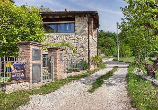 Villa a Castelgomberto - Il Giardino di Sibilla With Pool