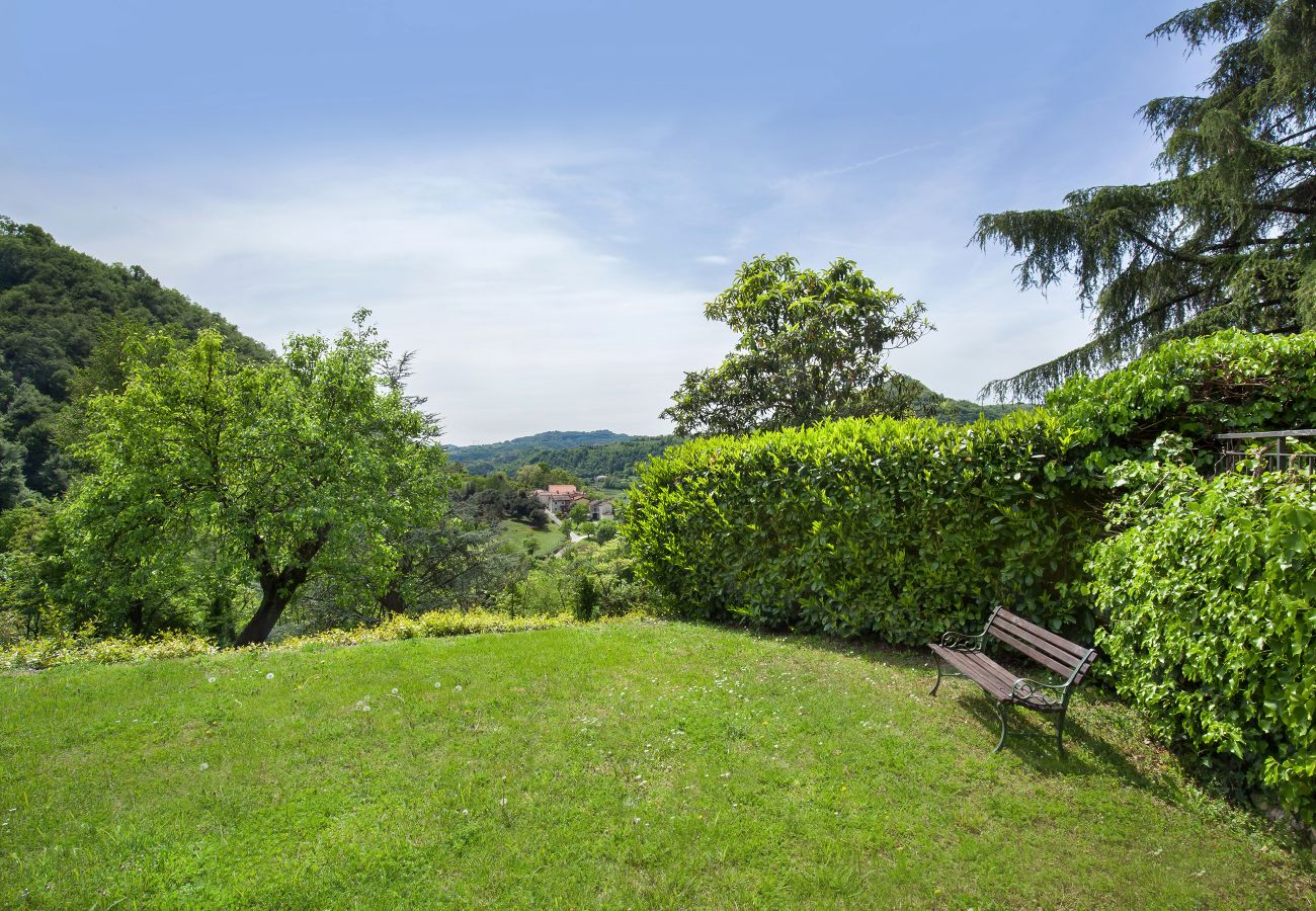 Villa a Castelgomberto - Il Giardino di Sibilla With Pool