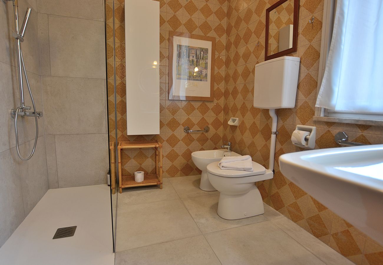 Villa a Torri del Benaco - Villa Retrò alle Rossone With Lake View Villa a Torri del Benaco - Villa Retrò alle Rossone With Lake View