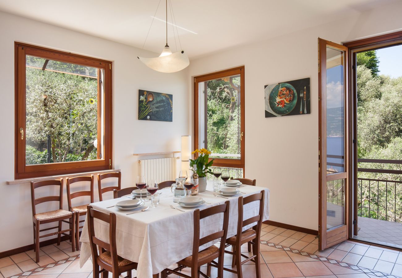 Villa a Torri del Benaco - Villa Carducci with lake view Villa a Torri del Benaco - Villa Carducci with lake view