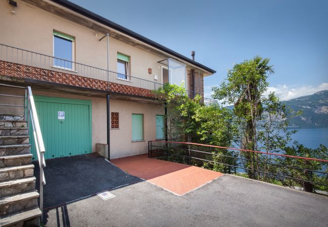 Appartamento a Malcesine - Apartment Windows On The Lake