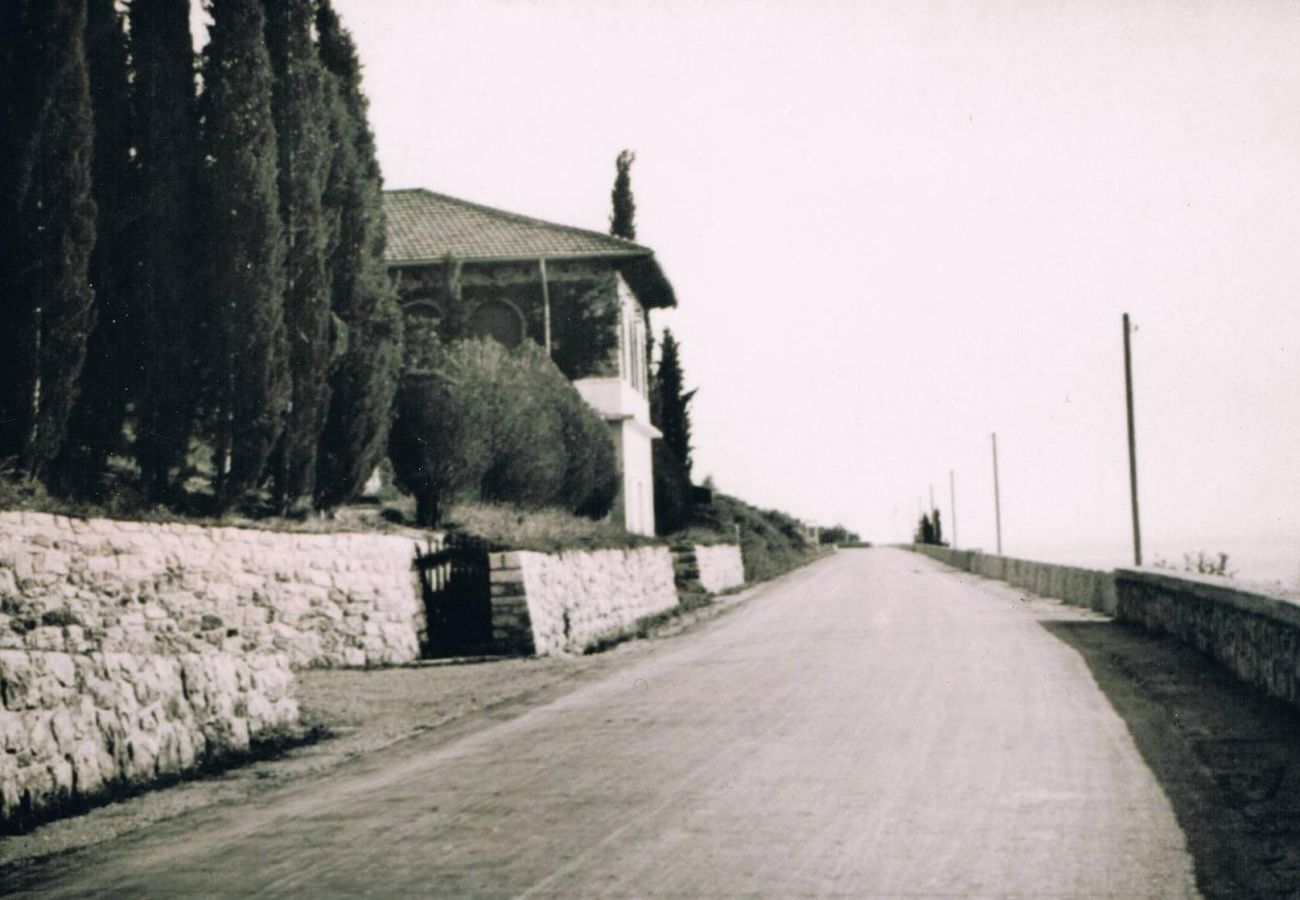 Appartamento a Torri del Benaco - Leonardo Walsh Apartment With Lake View