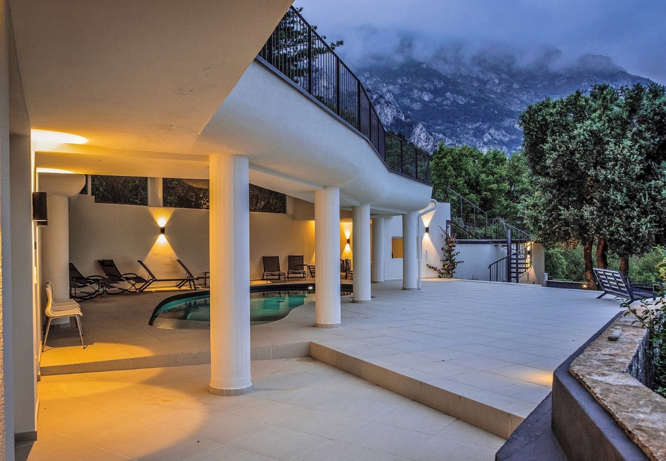 Villa a Limone sul Garda - Villa Abetaia With Pool And Lake View