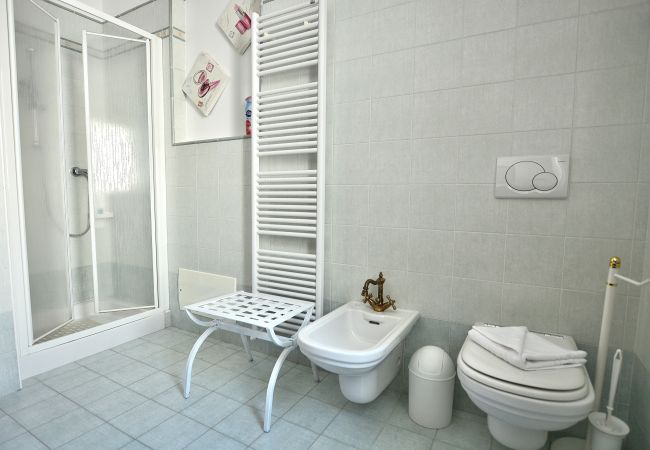 Appartamento a Costermano - Orange Apartment In Marciaga di Costermano Appartamento a Costermano - Orange Apartment In Marciaga di Costermano