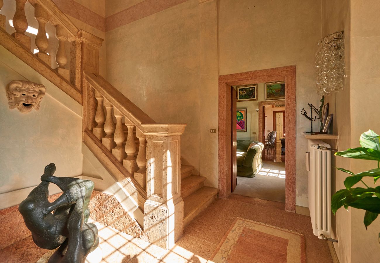 Villa a Verona - Torre di Terzolan With Pool, Jacuzzi And Golf Putt