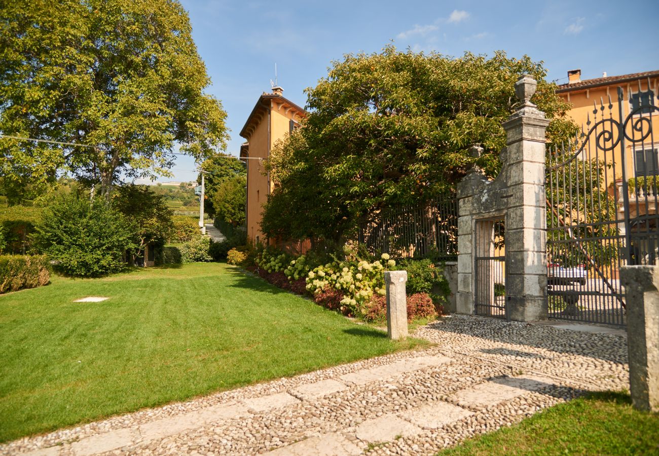 Villa a Verona - Torre di Terzolan With Pool, Jacuzzi And Golf Putt