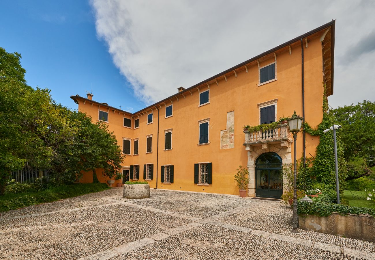 Villa a Verona - Torre di Terzolan With Pool, Jacuzzi And Golf Putt