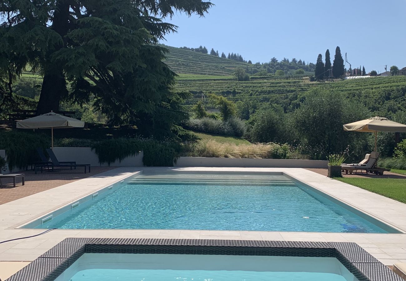 Villa a Verona - Torre di Terzolan With Pool, Jacuzzi And Golf Putt