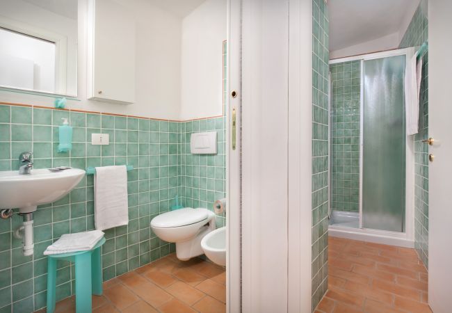 Villetta a Torri del Benaco - Villetta Blue Panorama With Private Jacuzzi Villetta a Torri del Benaco - Villetta Blue Panorama With Private Jacuzzi