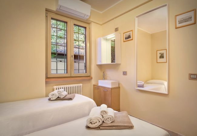 Villetta a Torri del Benaco - Villetta Blue Panorama With Private Jacuzzi Villetta a Torri del Benaco - Villetta Blue Panorama With Private Jacuzzi