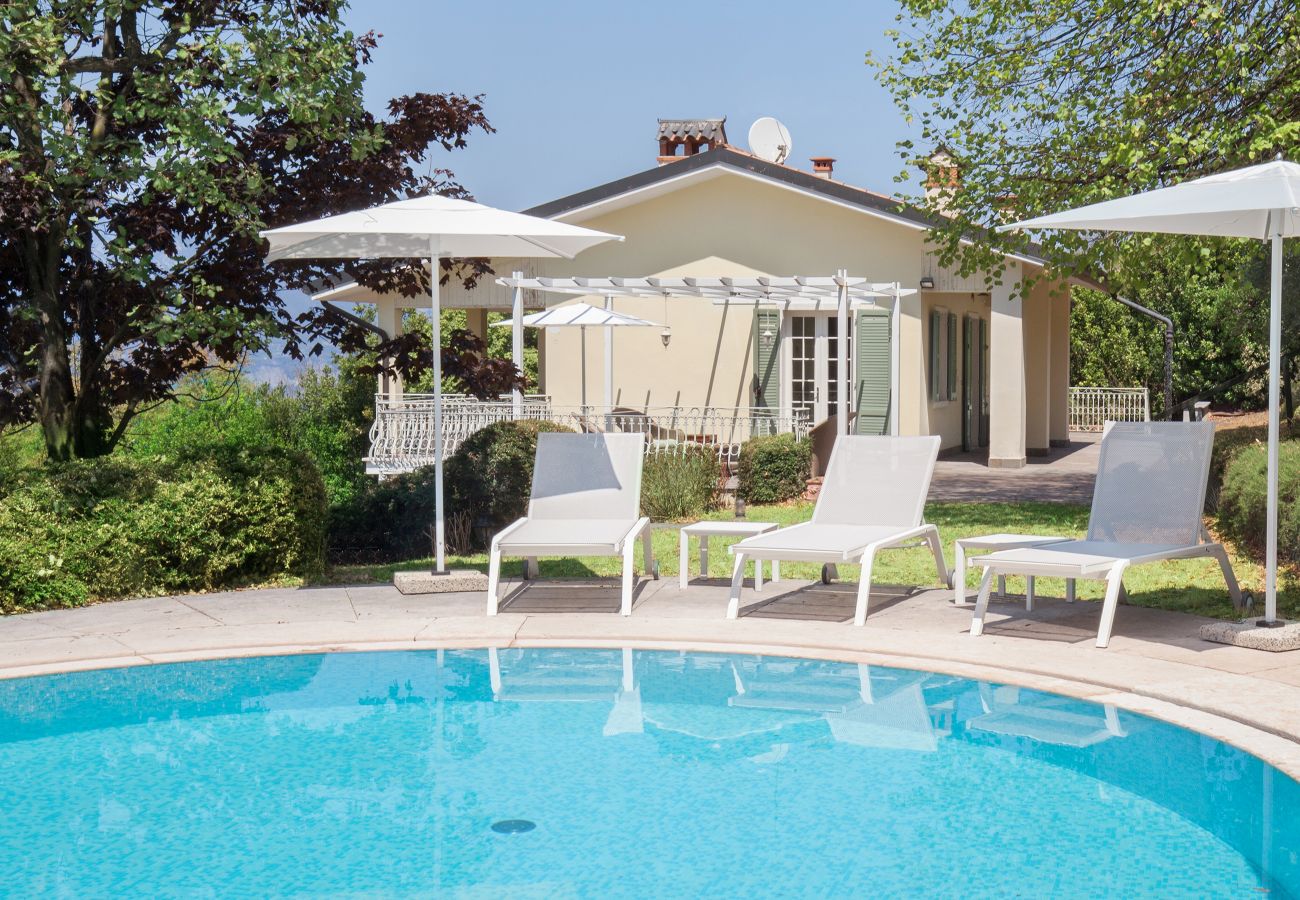 Villa a Torri del Benaco - Villa Ilaria with private pool and lake view