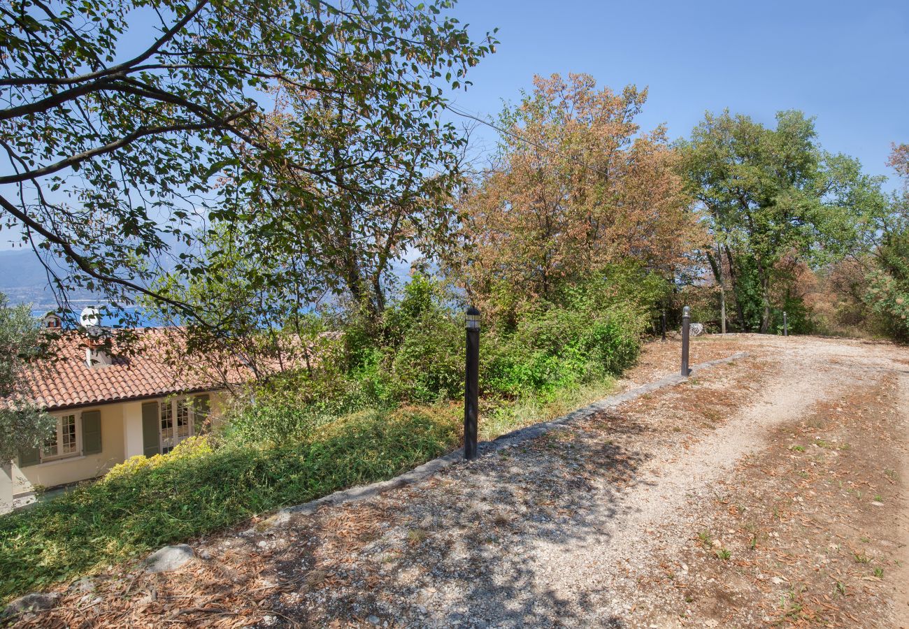 Villa a Torri del Benaco - Villa Ilaria with private pool and lake view