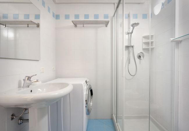 Appartamento a Torri del Benaco - Turchese Apartment with Pool Appartamento a Torri del Benaco - Turchese Apartment with Pool
