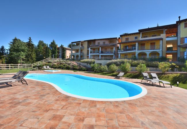 Appartamento a San Zeno di Montagna - Apartment Borgo Montagna With Pool