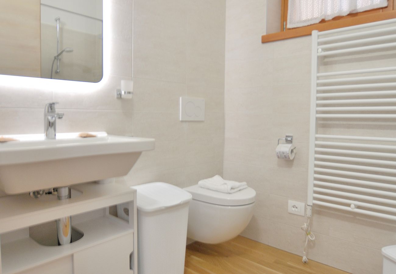 Appartamento a San Zeno di Montagna - Apartment Borgo Montagna With Pool