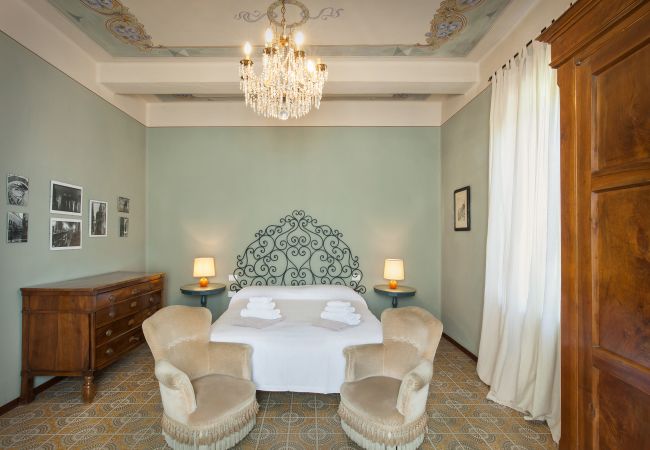 Villa a Volta Mantovana - Villa L'Oleandra with Pool up to 12 People Villa a Volta Mantovana - Villa L'Oleandra with Pool up to 12 People