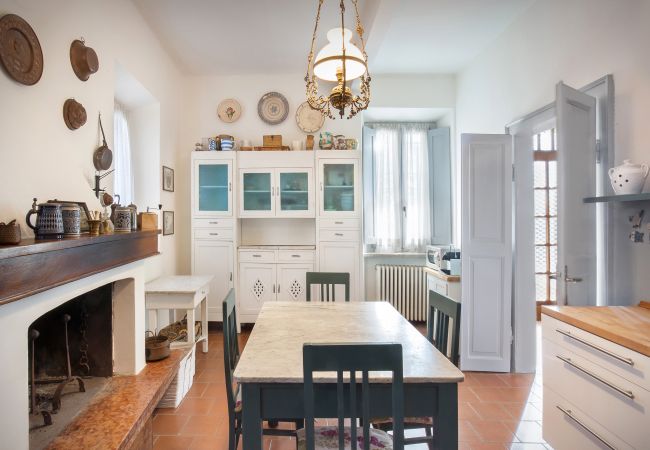 Villa a Volta Mantovana - Villa L'Oleandra with Pool up to 12 People Villa a Volta Mantovana - Villa L'Oleandra with Pool up to 12 People