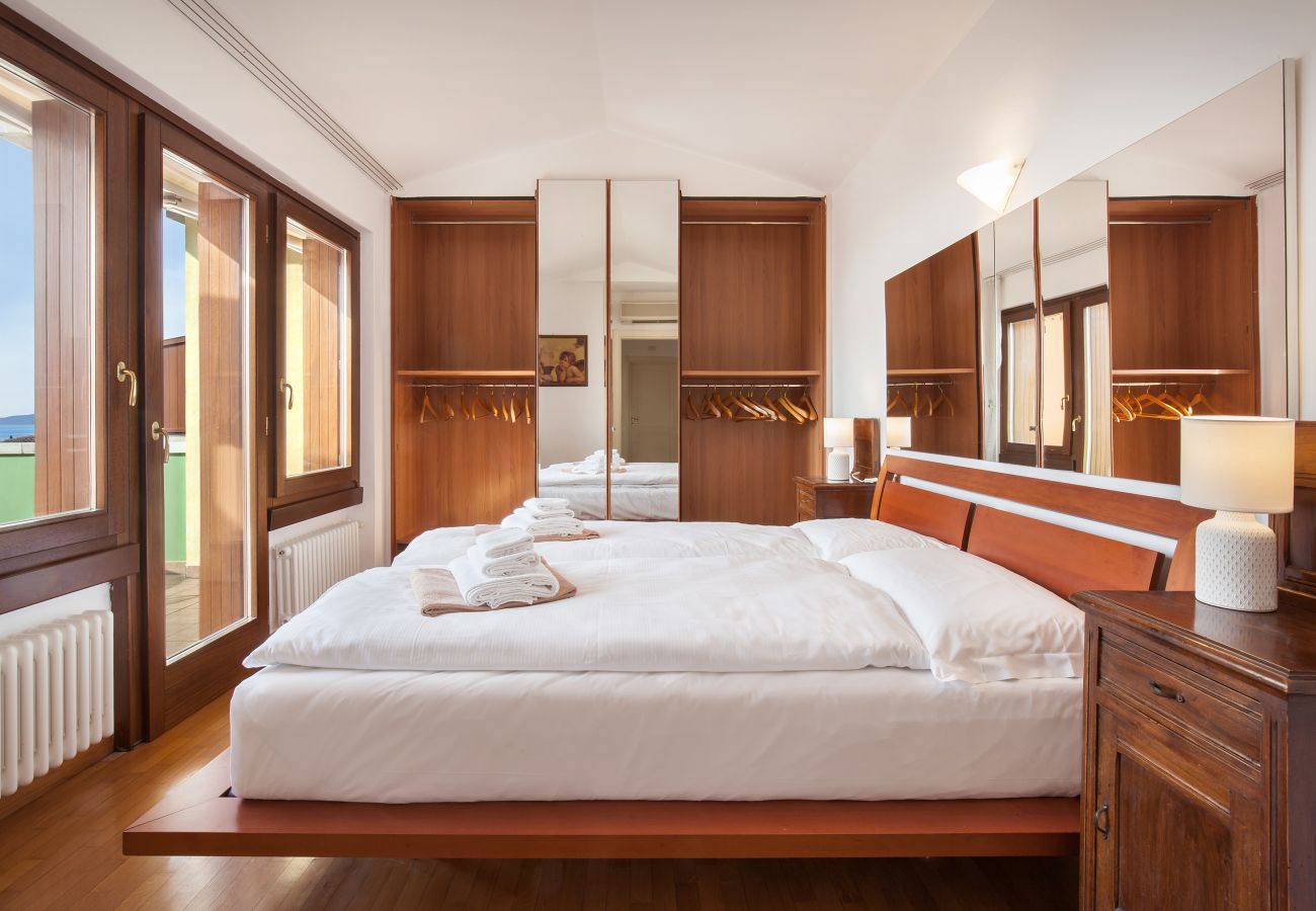 Appartamento a Garda - Regina Gardesana Apartment With Pool