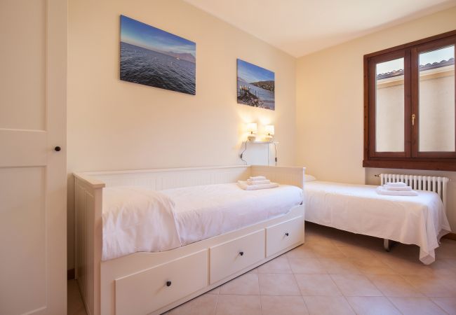 Appartamento a Torri del Benaco - Apartment Bella Sathea Appartamento a Torri del Benaco - Apartment Bella Sathea