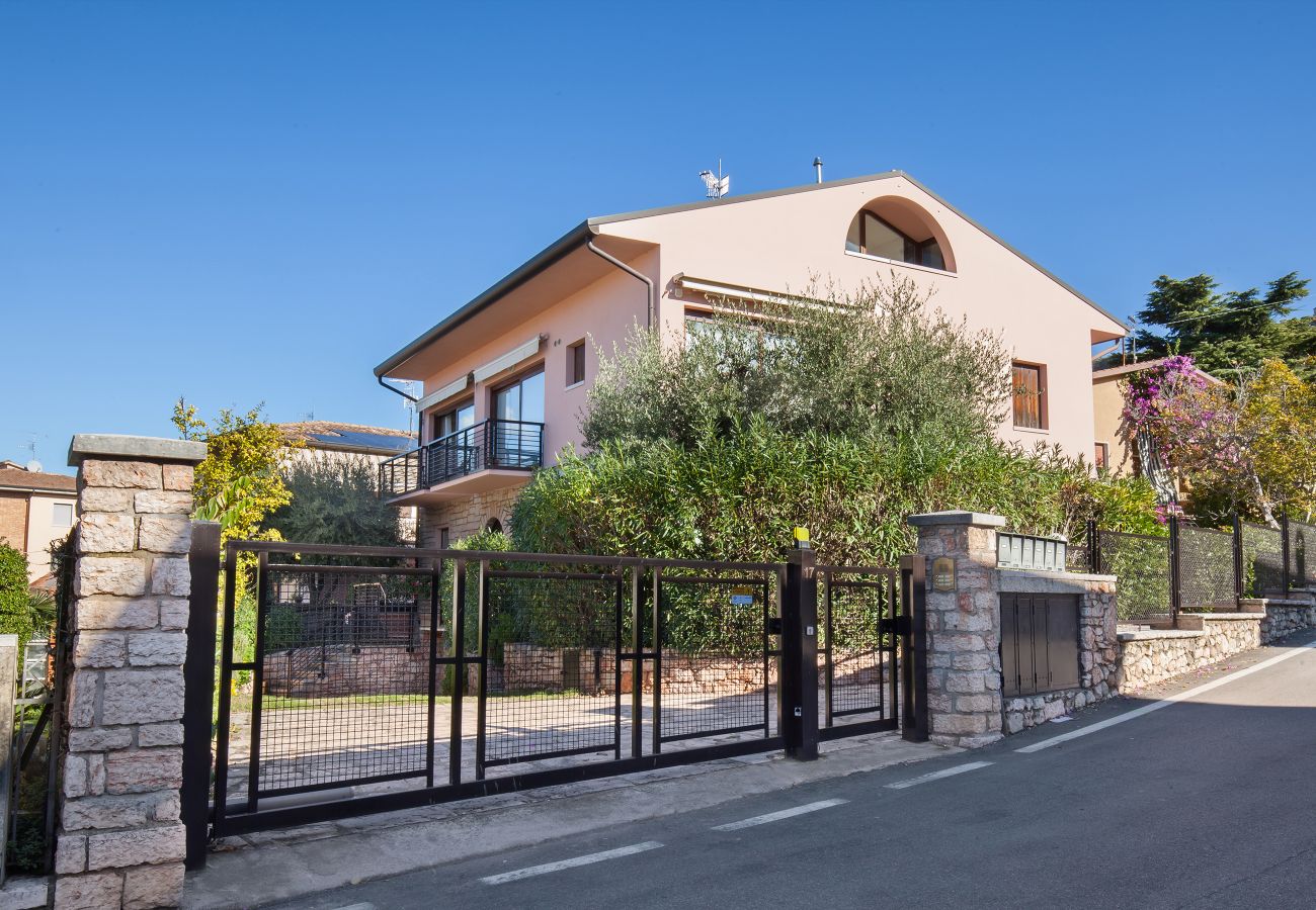 Appartamento a Torri del Benaco - Apartment Bella Sathea Appartamento a Torri del Benaco - Apartment Bella Sathea