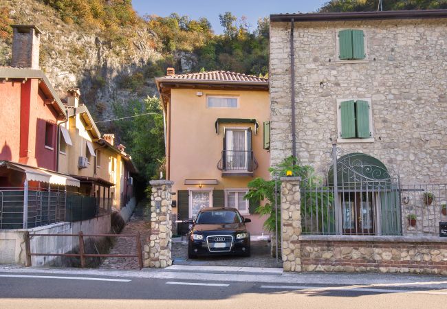 Appartamento a Torri del Benaco - Apartment Casetta Alla Pozza in Torri Del Benaco