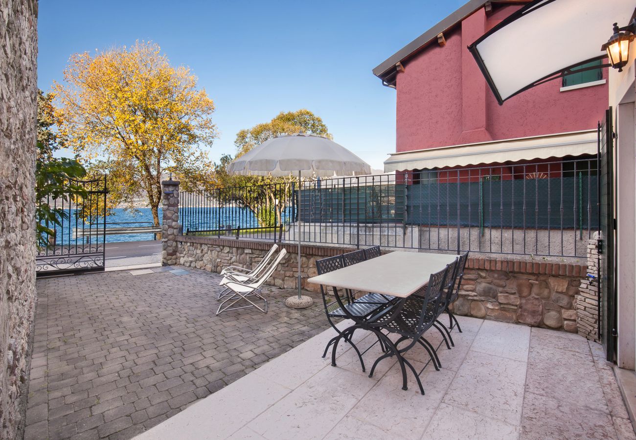 Appartamento a Torri del Benaco - Apartment Casetta Alla Pozza in Torri Del Benaco Appartamento a Torri del Benaco - Apartment Casetta Alla Pozza in Torri Del Benaco