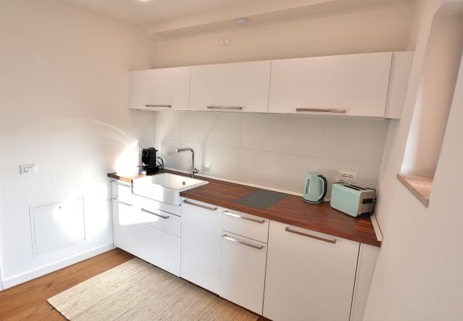 Appartamento a Calmasino - Casetta Renzi with Terrace Appartamento a Calmasino - Casetta Renzi with Terrace