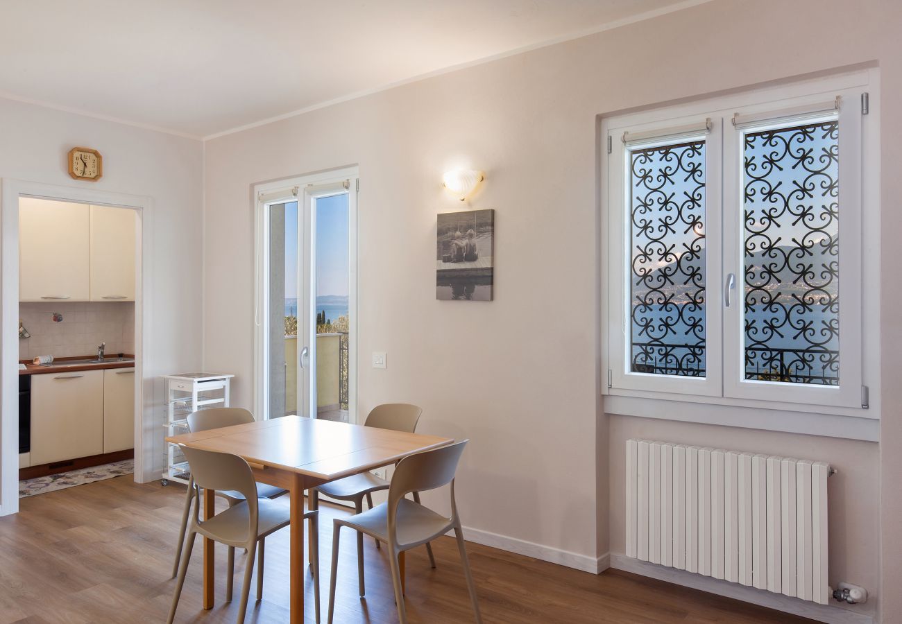 Appartamento a Torri del Benaco - Apartment Erika with Lake view Appartamento a Torri del Benaco - Apartment Erika with Lake view