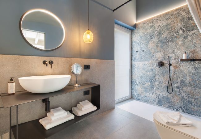 Villa a San Zeno di Montagna - Villa Montelago With Pool Villa a San Zeno di Montagna - Villa Montelago With Pool