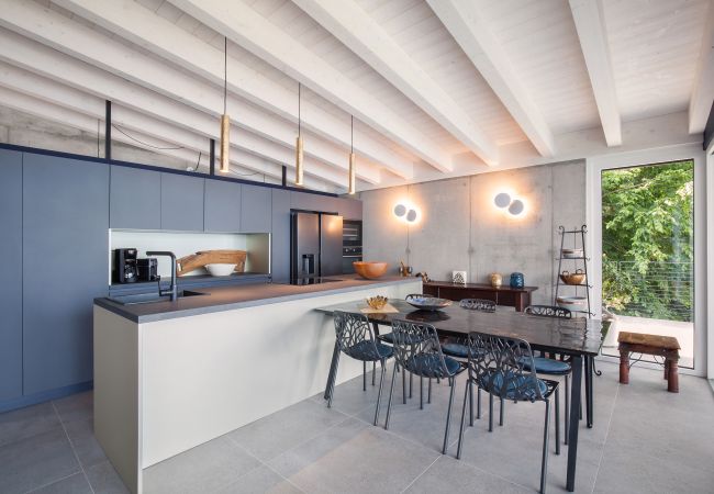 Villa a San Zeno di Montagna - Villa Montelago With Pool Villa a San Zeno di Montagna - Villa Montelago With Pool