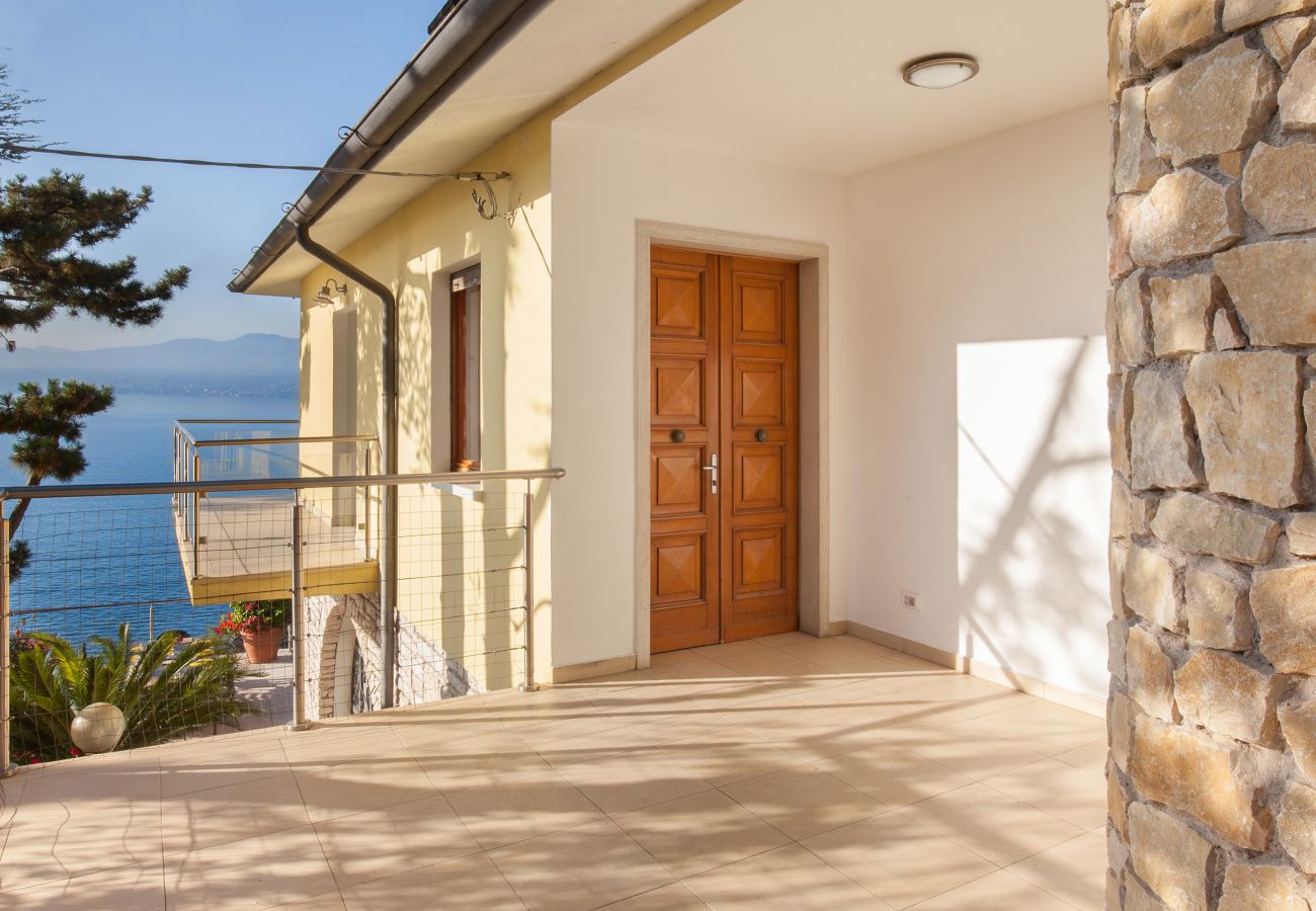 Villa a Torri del Benaco - Villa Vista Lago With Pool Villa a Torri del Benaco - Villa Vista Lago With Pool