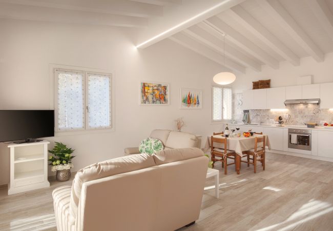 Appartamento a Costermano - White Apartment with Terrace and Lake View Appartamento a Costermano - White Apartment with Terrace and Lake View