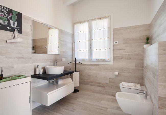 Appartamento a Costermano - White Apartment with Terrace and Lake View Appartamento a Costermano - White Apartment with Terrace and Lake View