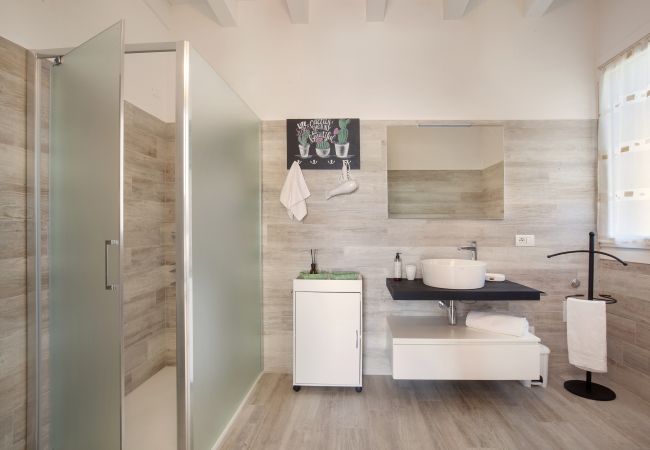 Appartamento a Costermano - White Apartment with Terrace and Lake View Appartamento a Costermano - White Apartment with Terrace and Lake View