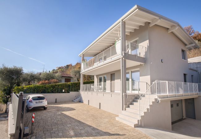 Appartamento a Costermano - White Apartment with Terrace and Lake View Appartamento a Costermano - White Apartment with Terrace and Lake View