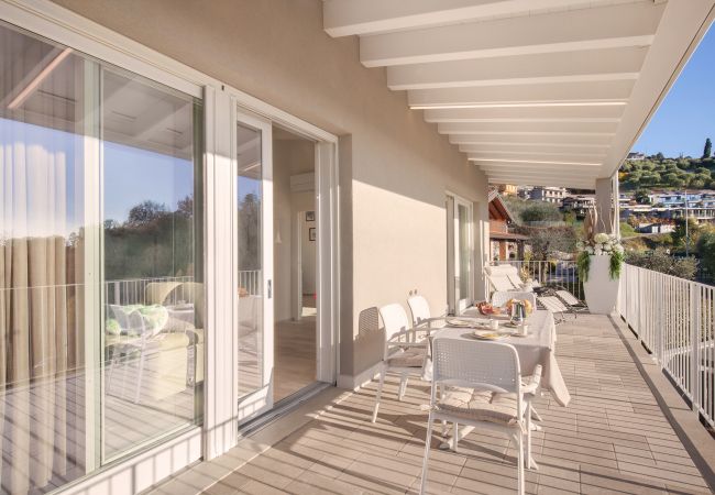 Appartamento a Costermano - White Apartment with Terrace and Lake View Appartamento a Costermano - White Apartment with Terrace and Lake View