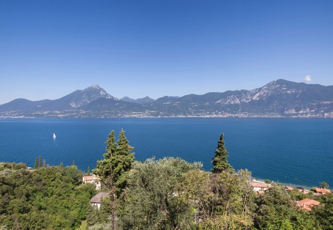 Appartamento a Torri del Benaco - Wally s Terrace Apartment With Pool Appartamento a Torri del Benaco - Wally s Terrace Apartment With Pool