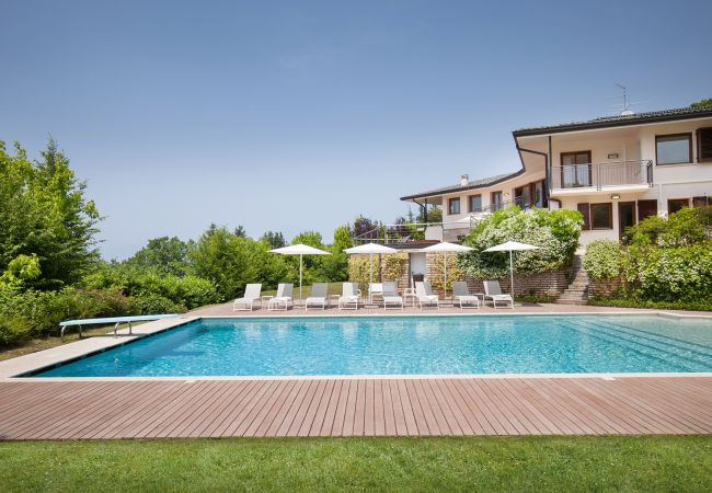 Villa a Torri del Benaco - Villa Viù with Pool and Lake View