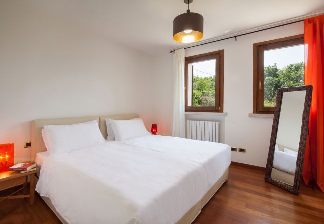 Villa a Torri del Benaco - Villa Viù with Pool and Lake View Villa a Torri del Benaco - Villa Viù with Pool and Lake View