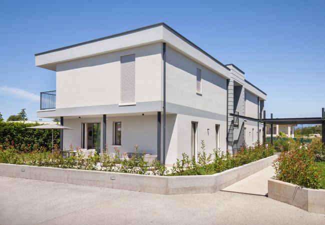 Appartamento a Lazise - Apartment Petra with Pool Appartamento a Lazise - Apartment Petra with Pool