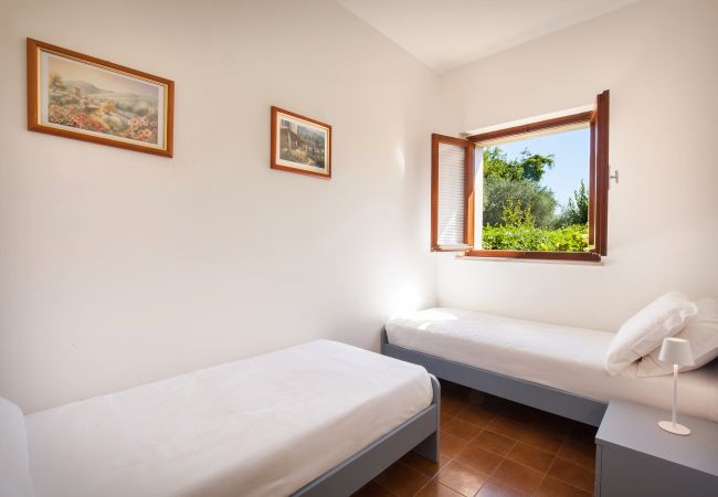 Appartamento a Cisano - Apartment Noon with Pool Appartamento a Cisano - Apartment Noon with Pool