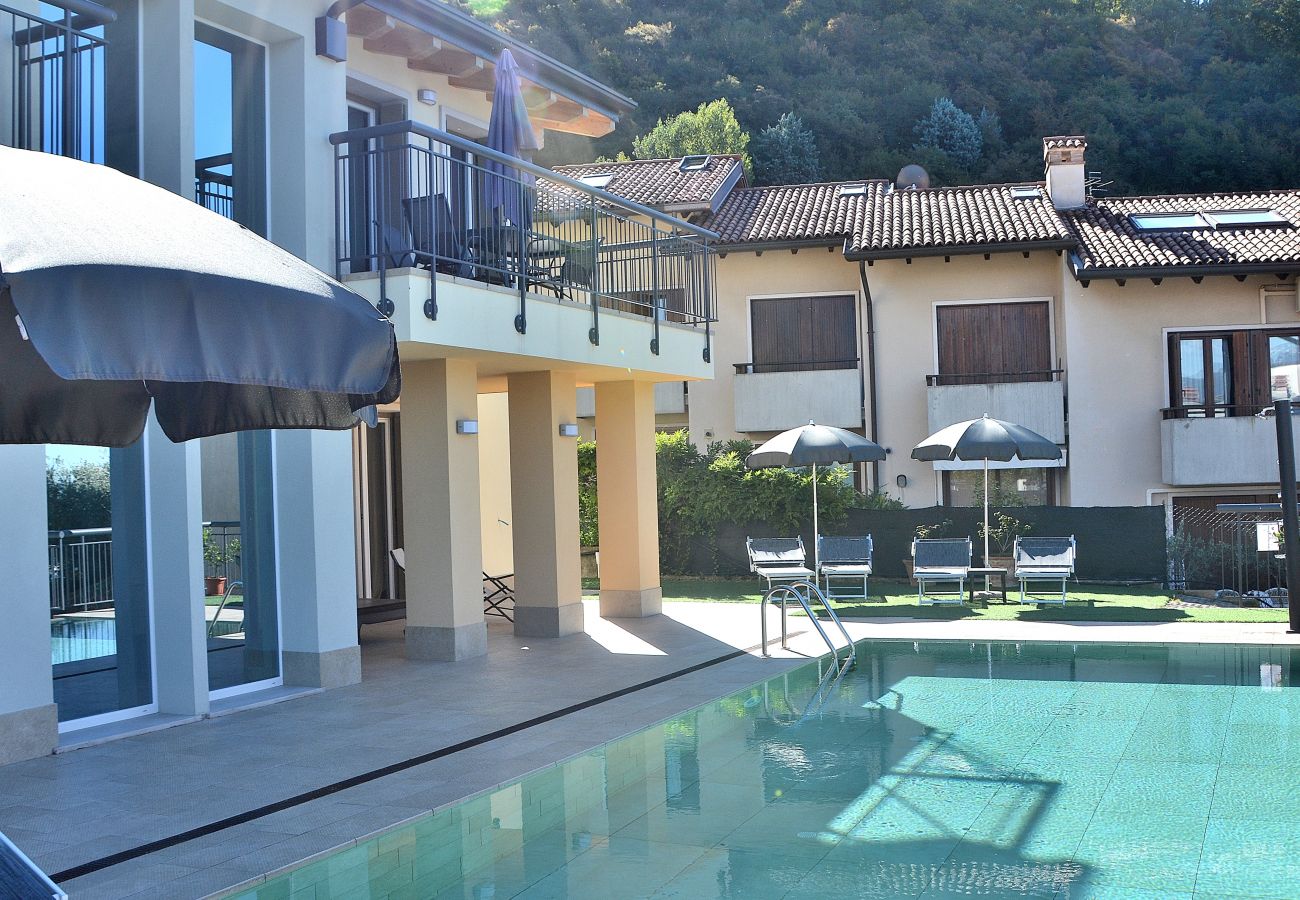 Apartment in Torri del Benaco - South House With Pool And Lake View